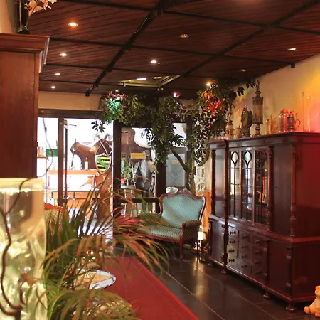 מלון Und Restaurant Burg