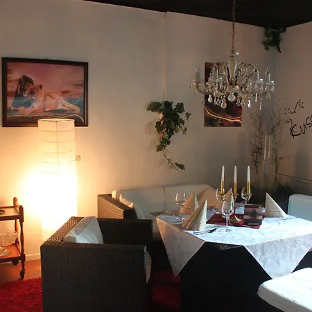 מלון Und Restaurant Burg 3*