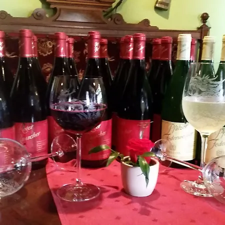 מלון Und Restaurant Burg 3*