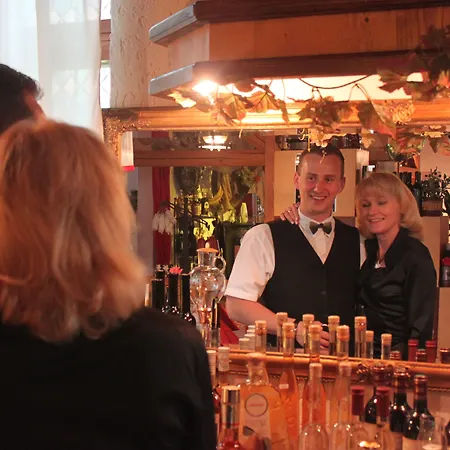 Und Restaurant Burg 3*