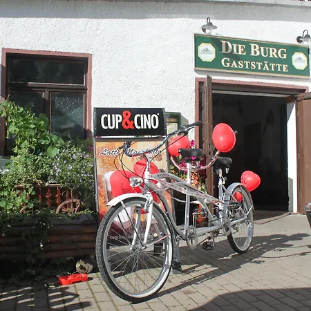 ホテル Und Restaurant Burg 3*