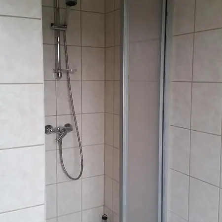 Und Restaurant Burg ホテル 3*