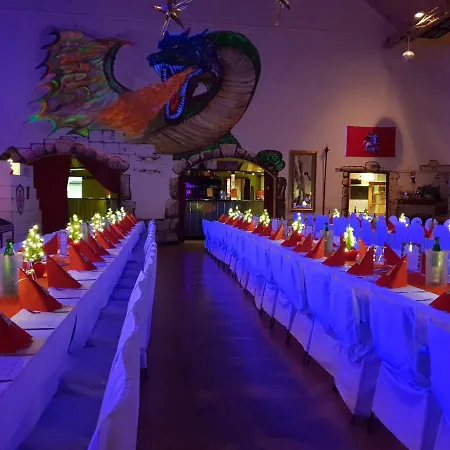 מלון Und Restaurant Burg