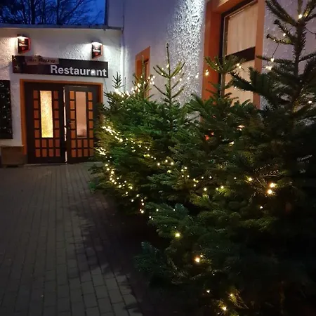 מלון Und Restaurant Burg