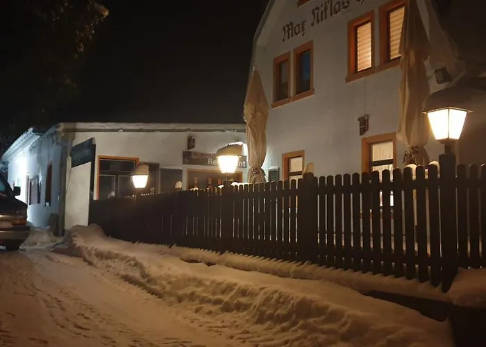 Und Restaurant Burg Отель 3*