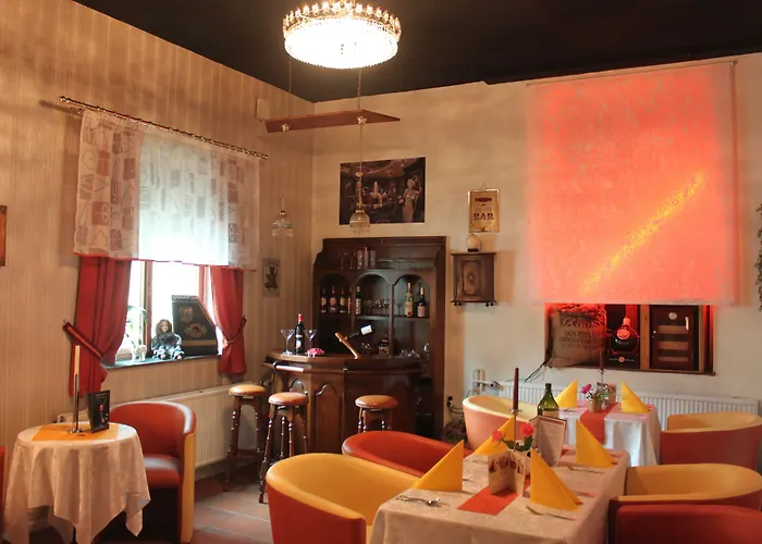 Und Restaurant Burg Отель