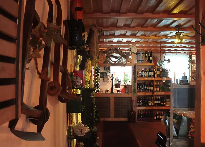 Und Restaurant Burg Отель 3*