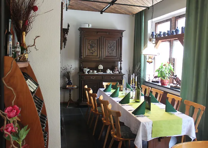 Und Restaurant Burg Отель Ehrenfriedersdorf