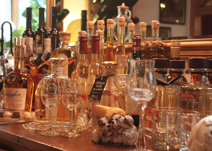 Und Restaurant Burg Отель 3*