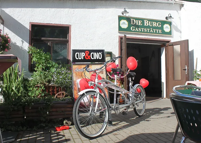 Отель Und Restaurant Burg 3*