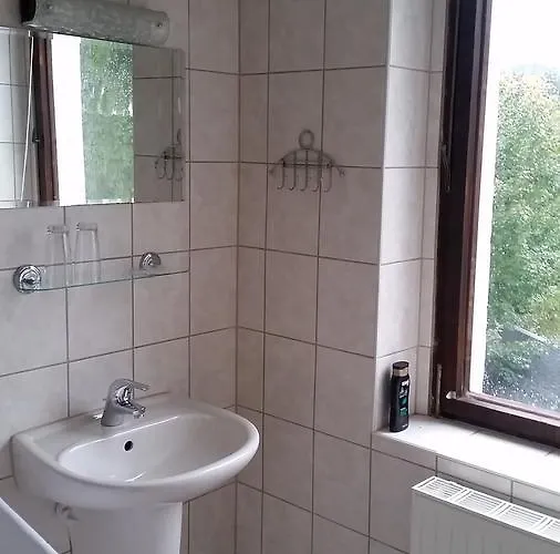 Und Restaurant Burg Отель