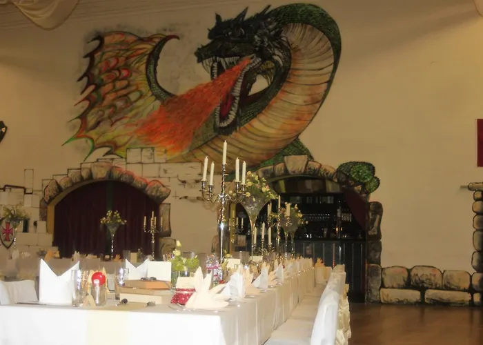 Отель Und Restaurant Burg