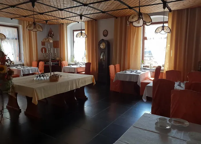 Und Restaurant Burg Отель Ehrenfriedersdorf